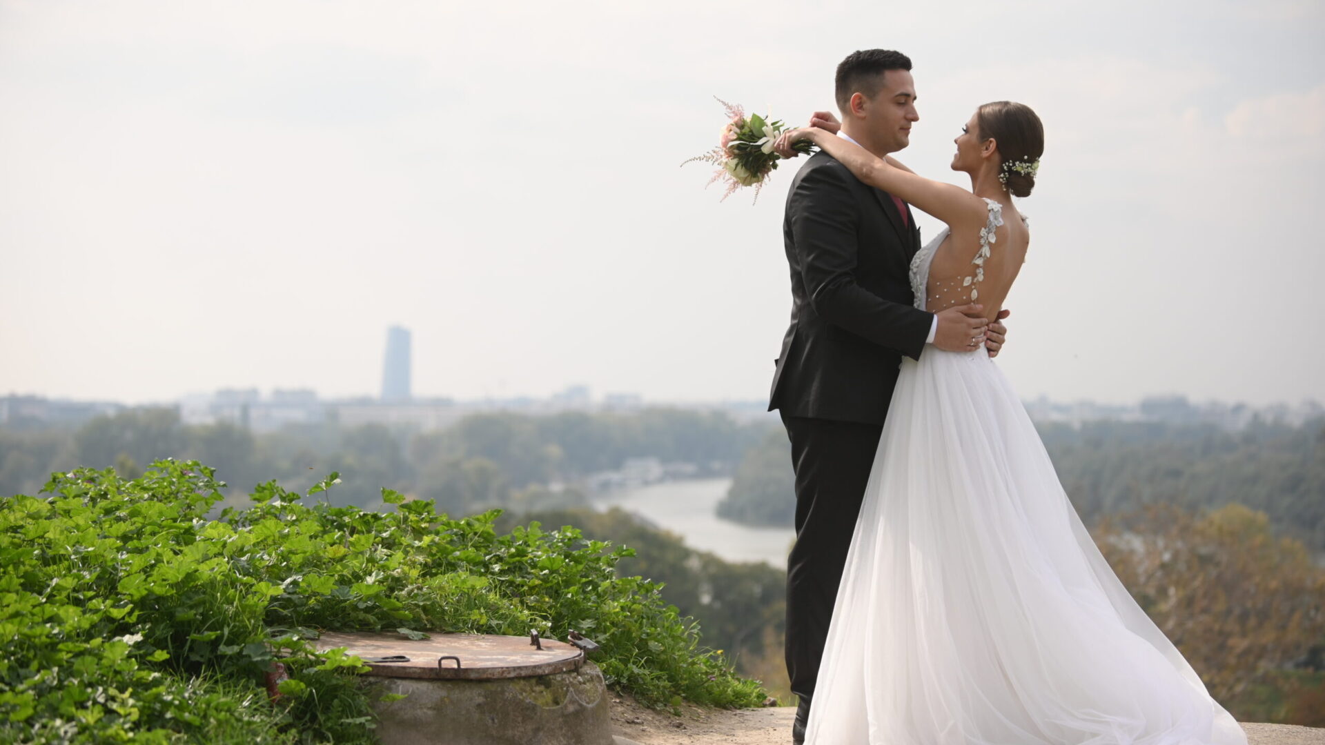 Romantična fotografija mladenaca u Beogradu – Fototeka Models